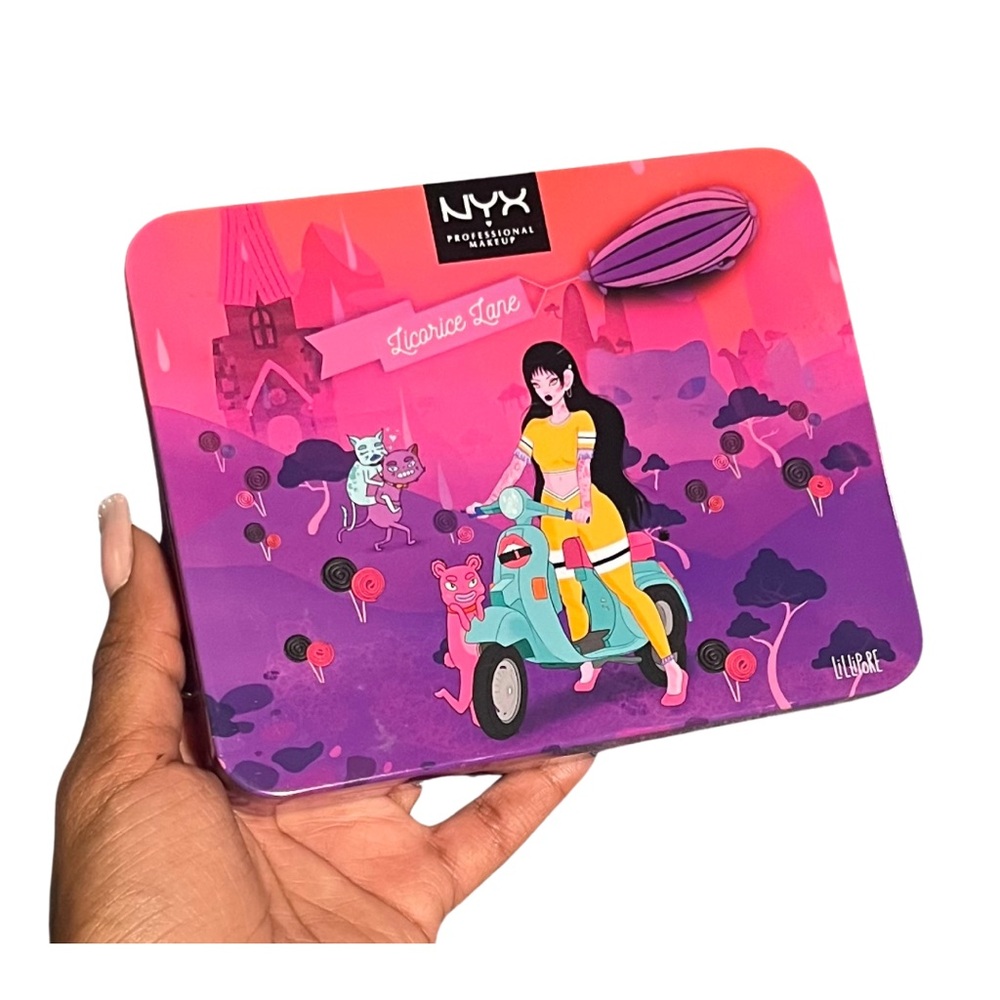 Empty makeup metal tin